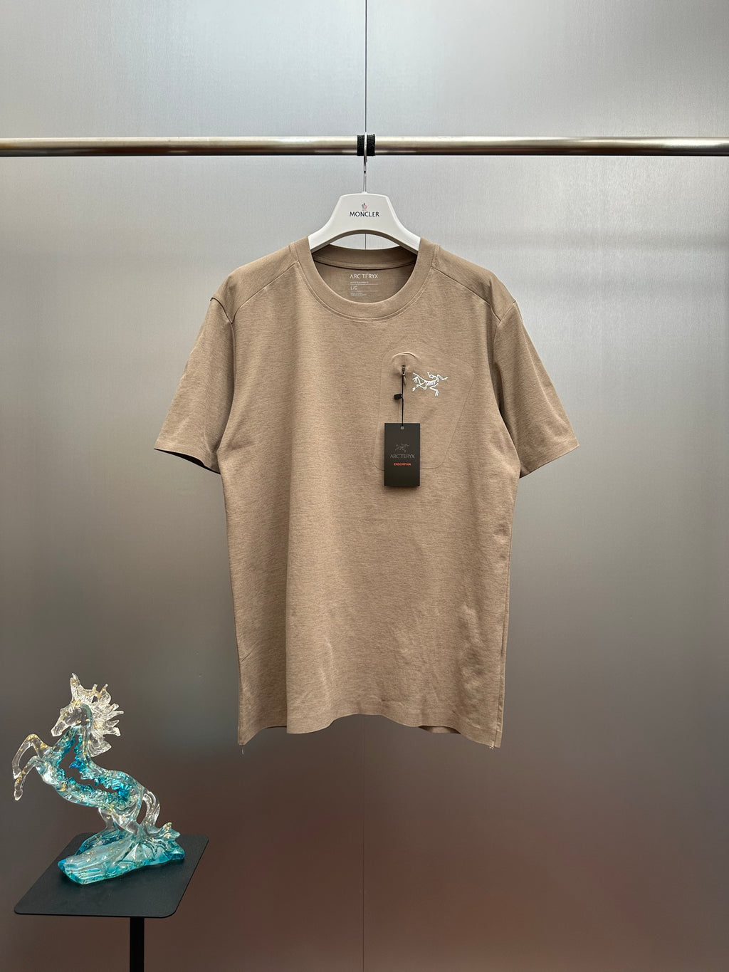 Arc'teryx 2026 Spring‑Summer New Solid‑Color Seamless Heat‑Pressed Pocket Short‑Sleeve T‑Shirt