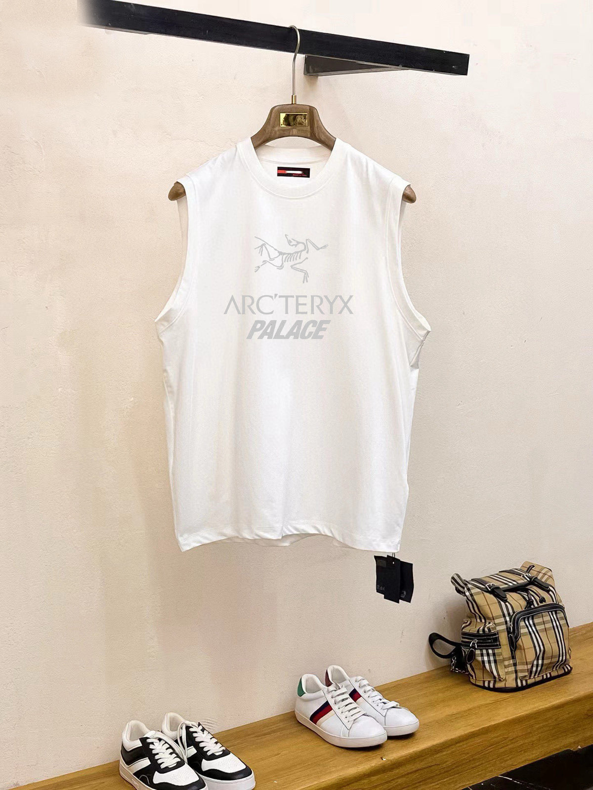 Palace × Arc'teryx Co‑Branded Bird Logo Sleeveless Tank Top Unisex