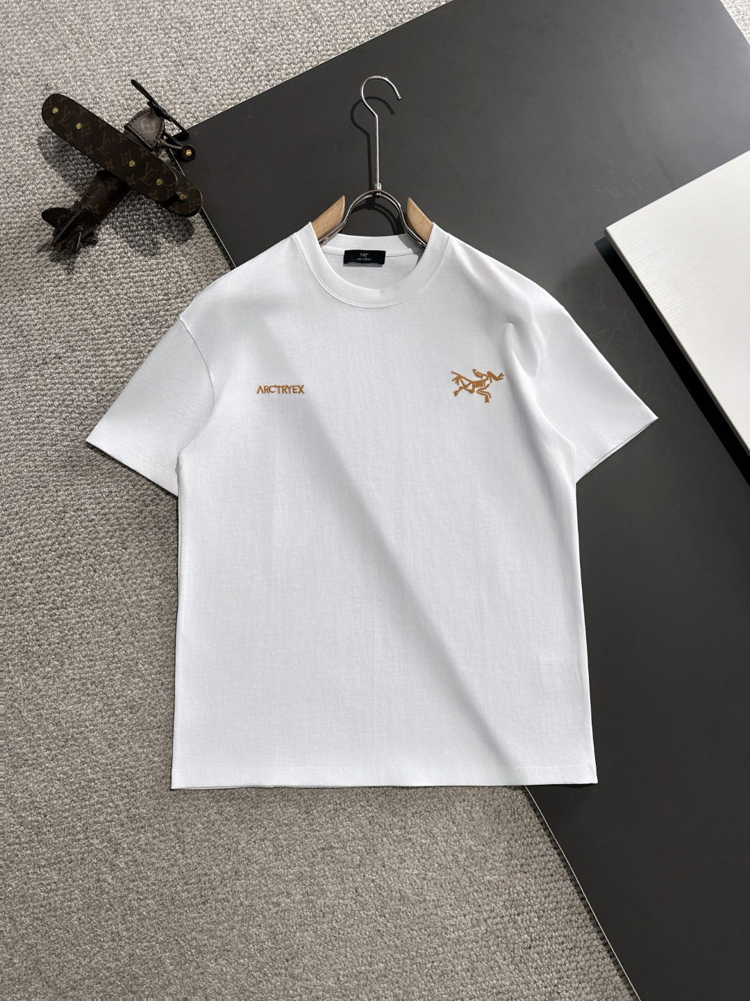 Arc'teryx Gold Archaeopteryx & Wordmark Chest Embroidery 260gsm Double-Yarn Unisex T-Shirt