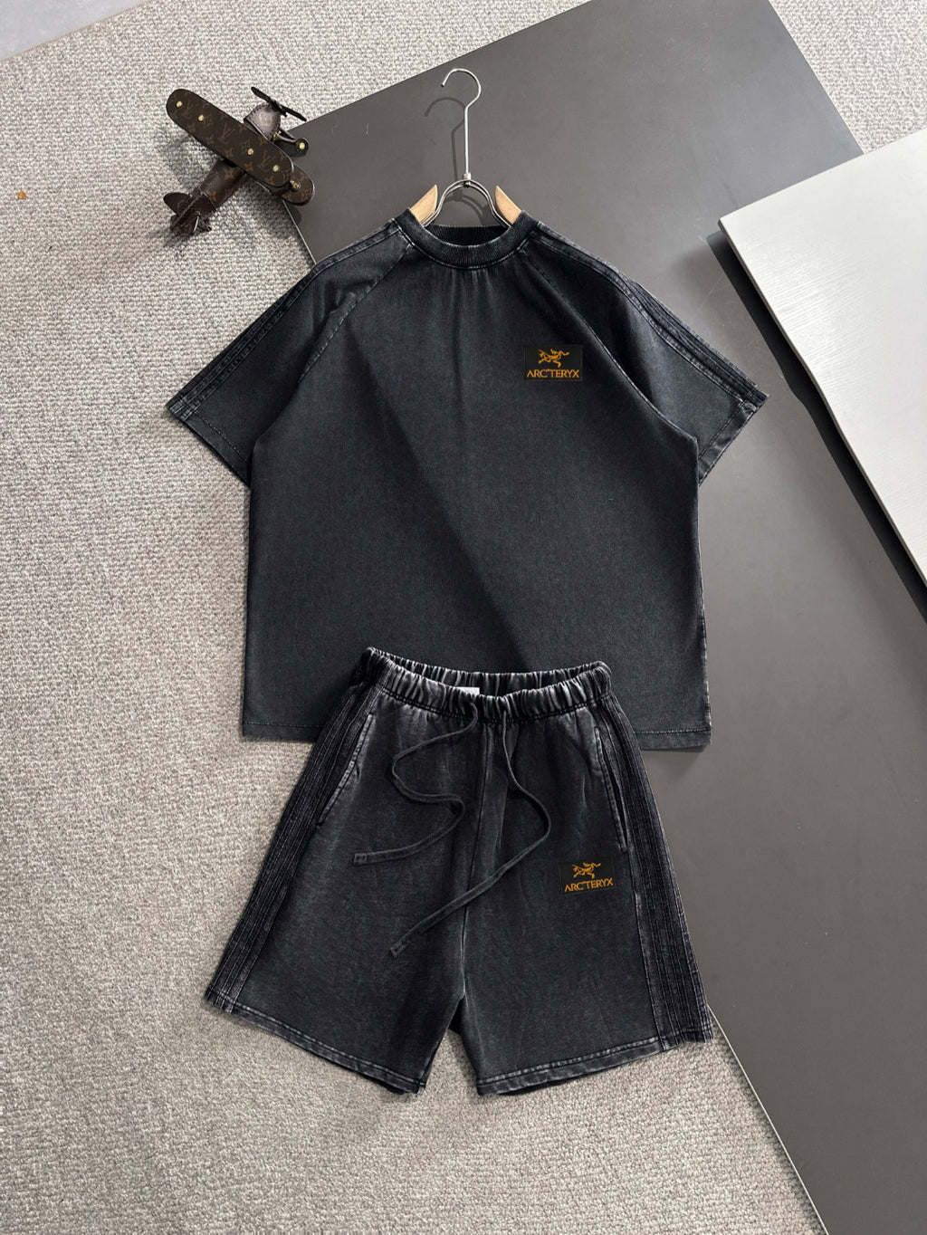 Arc'teryx Gold Bird Embroidered Washed Raglan T-Shirt & Shorts Two-Piece Set