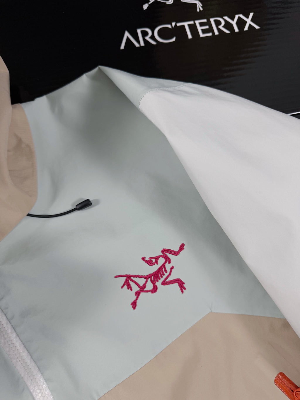 Arc'teryx Beta Lightweight Colorblock Shell Jacket | GORE-TEX