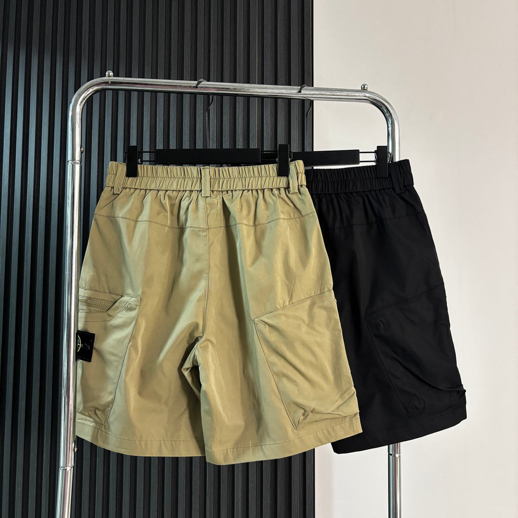 Stone Island Outdoor Zip-Pocket Pleated Cargo Shorts with Compass Badge