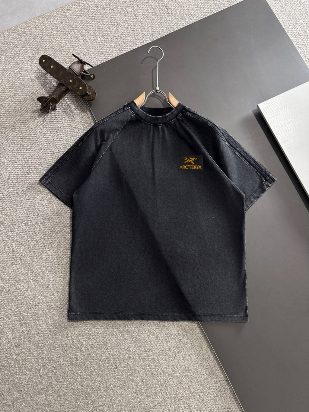 Arc'teryx Gold Bird Embroidered Washed Raglan T-Shirt & Shorts Two-Piece Set