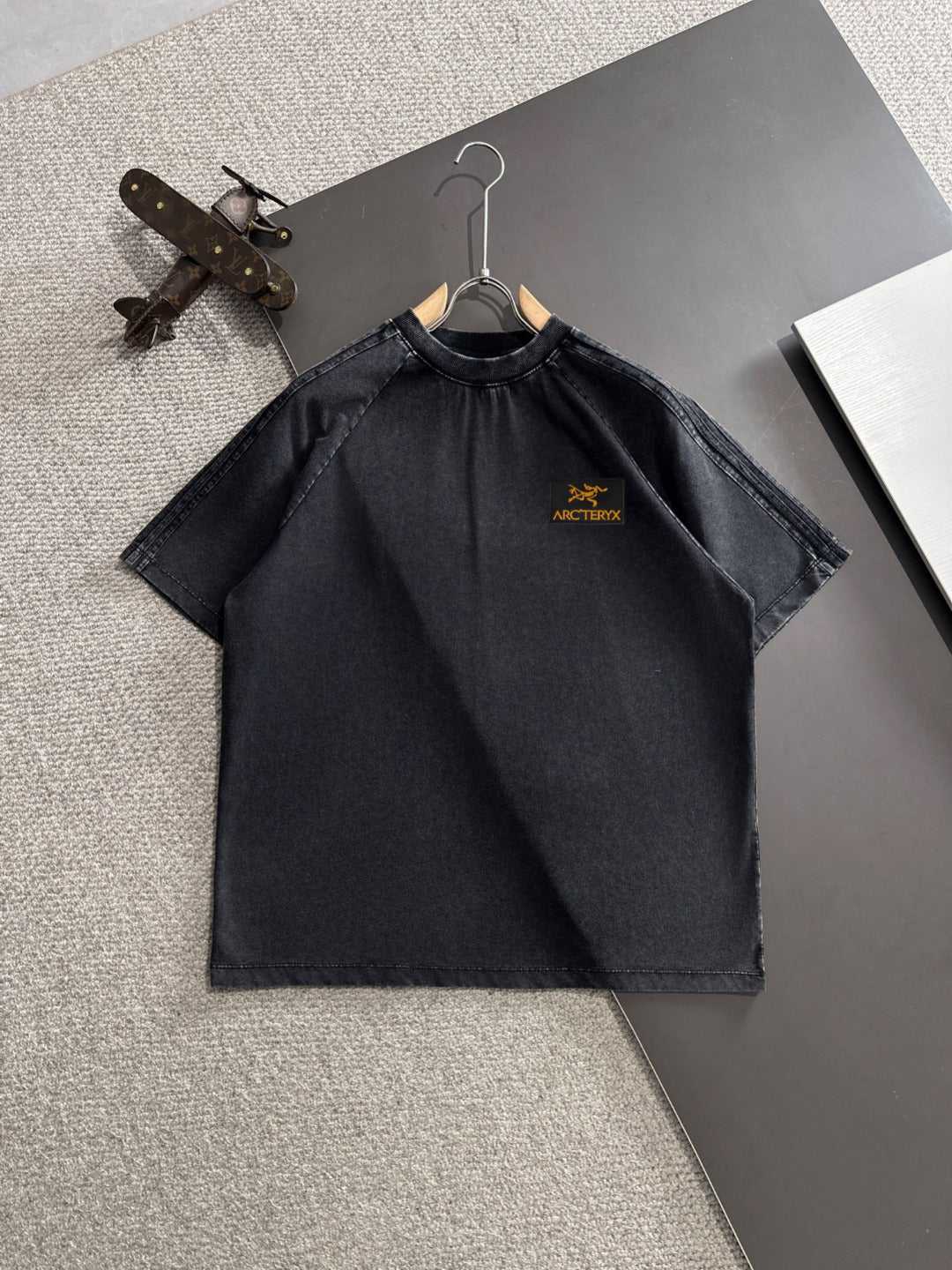 Arc'teryx Gold Bird Embroidered Washed Raglan T-Shirt & Shorts Two-Piece Set