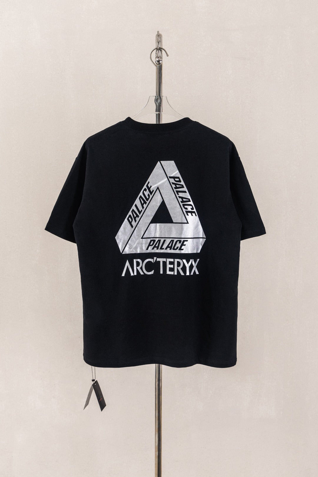 Arc'teryx Understated Burgundy Text‑Logo White Crew‑Neck Basic Tee