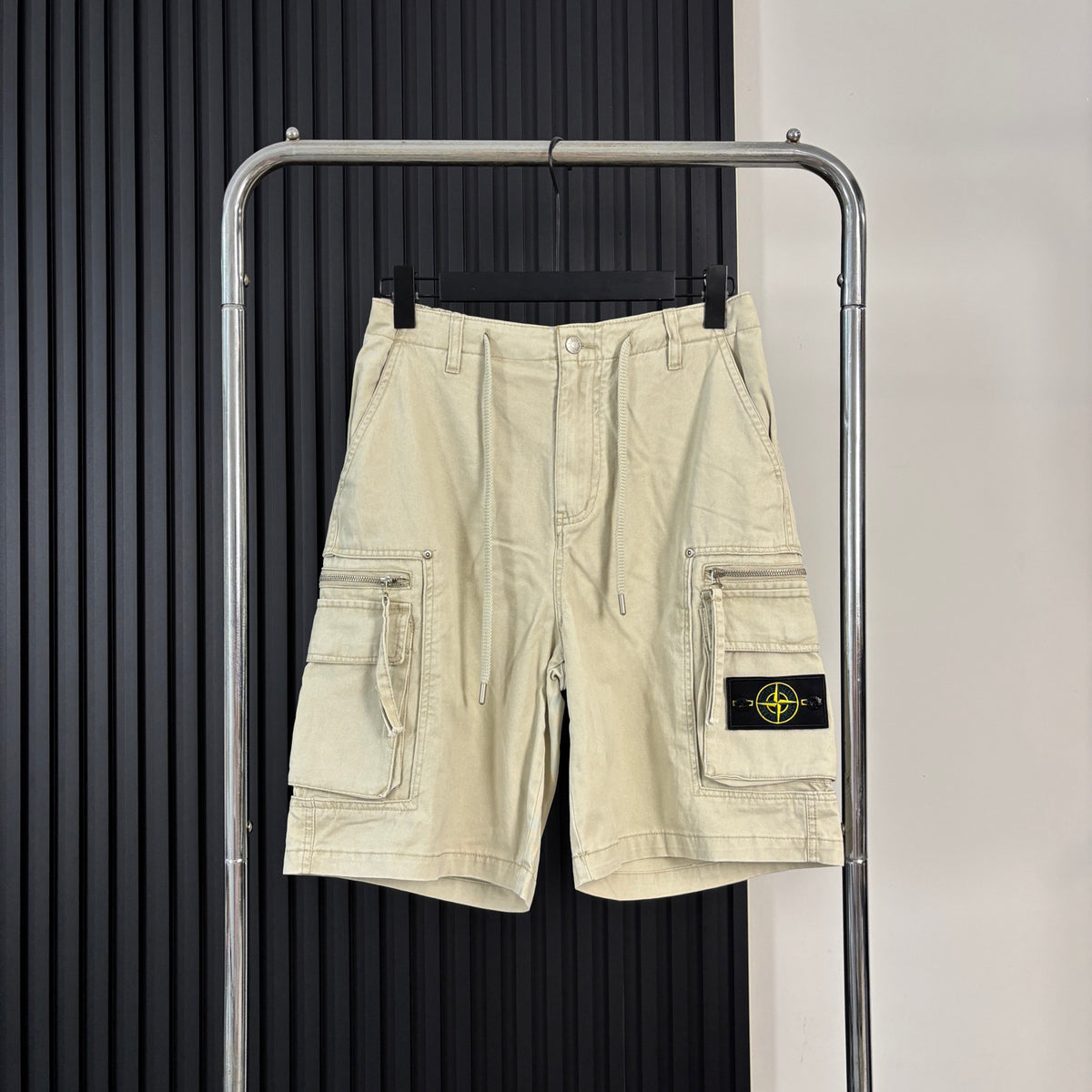 Stone Island Heavyweight Cotton Cargo Shorts with Double-Zip Pockets and Compass Badge