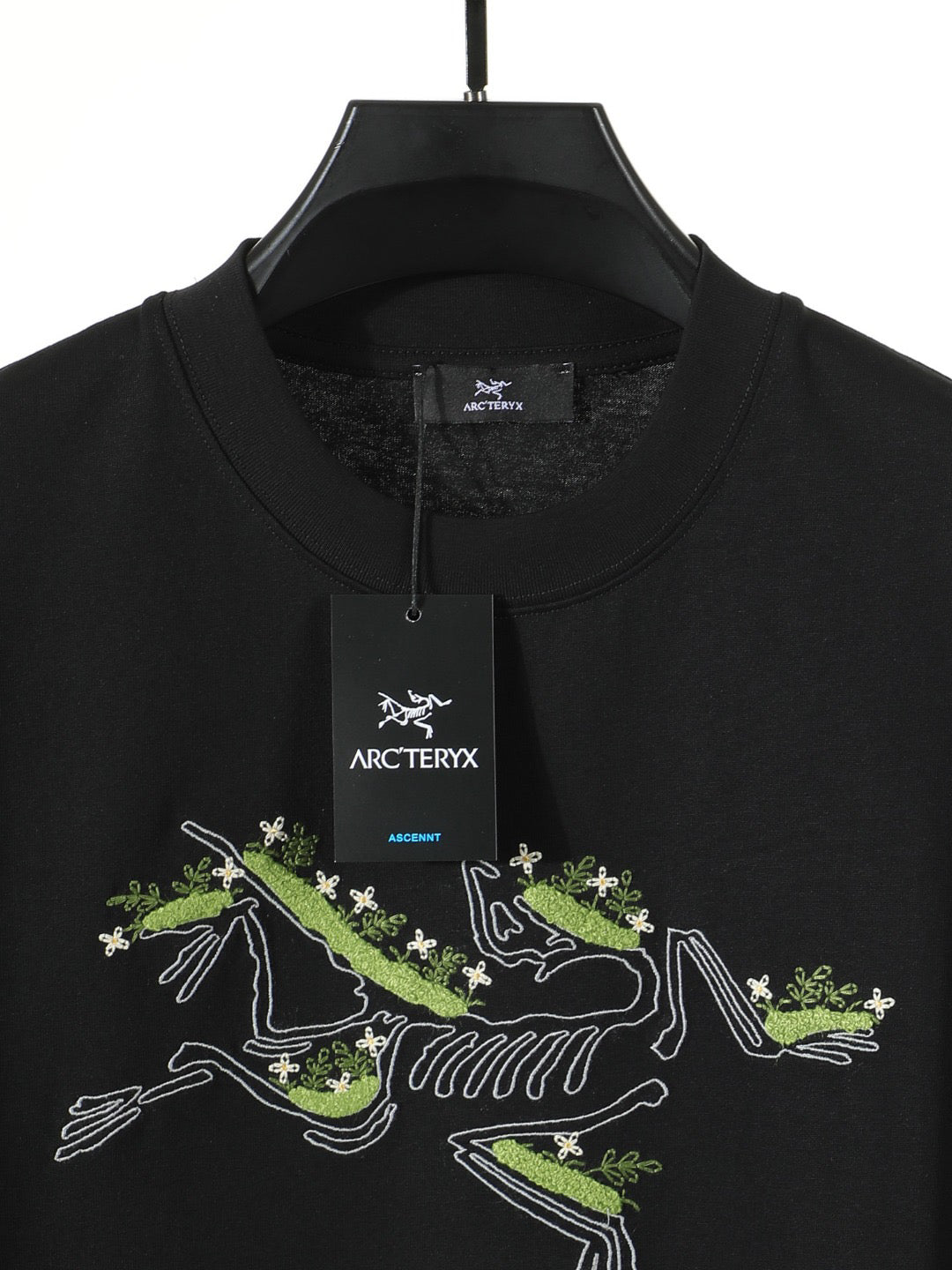 Arc'teryx Floral Embroidery Fossil‑Bird SS T‑Shirt