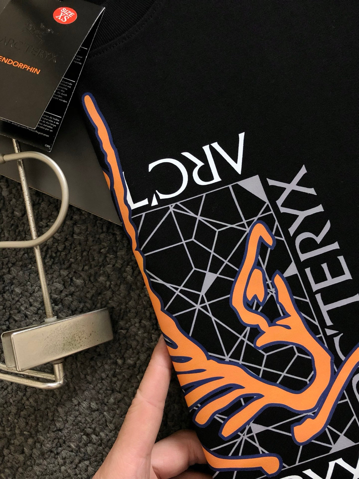Geometric Frame Fossil‑Bird Graphic Print Short‑Sleeve T‑Shirt