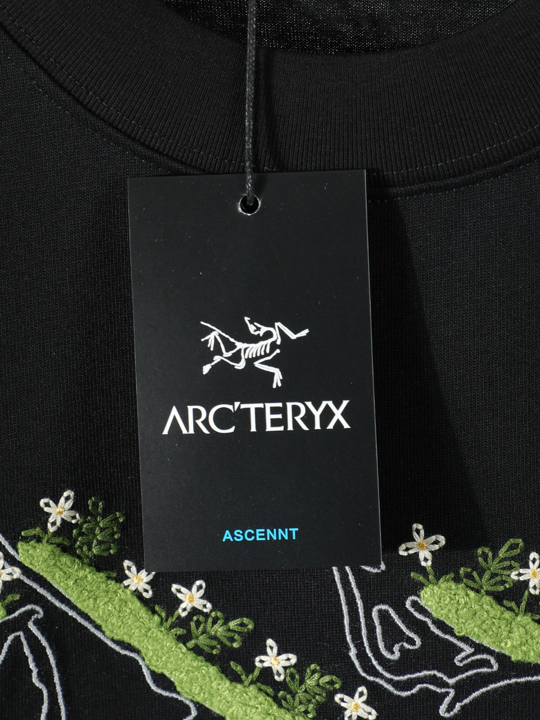 Arc'teryx Floral Embroidery Fossil‑Bird SS T‑Shirt