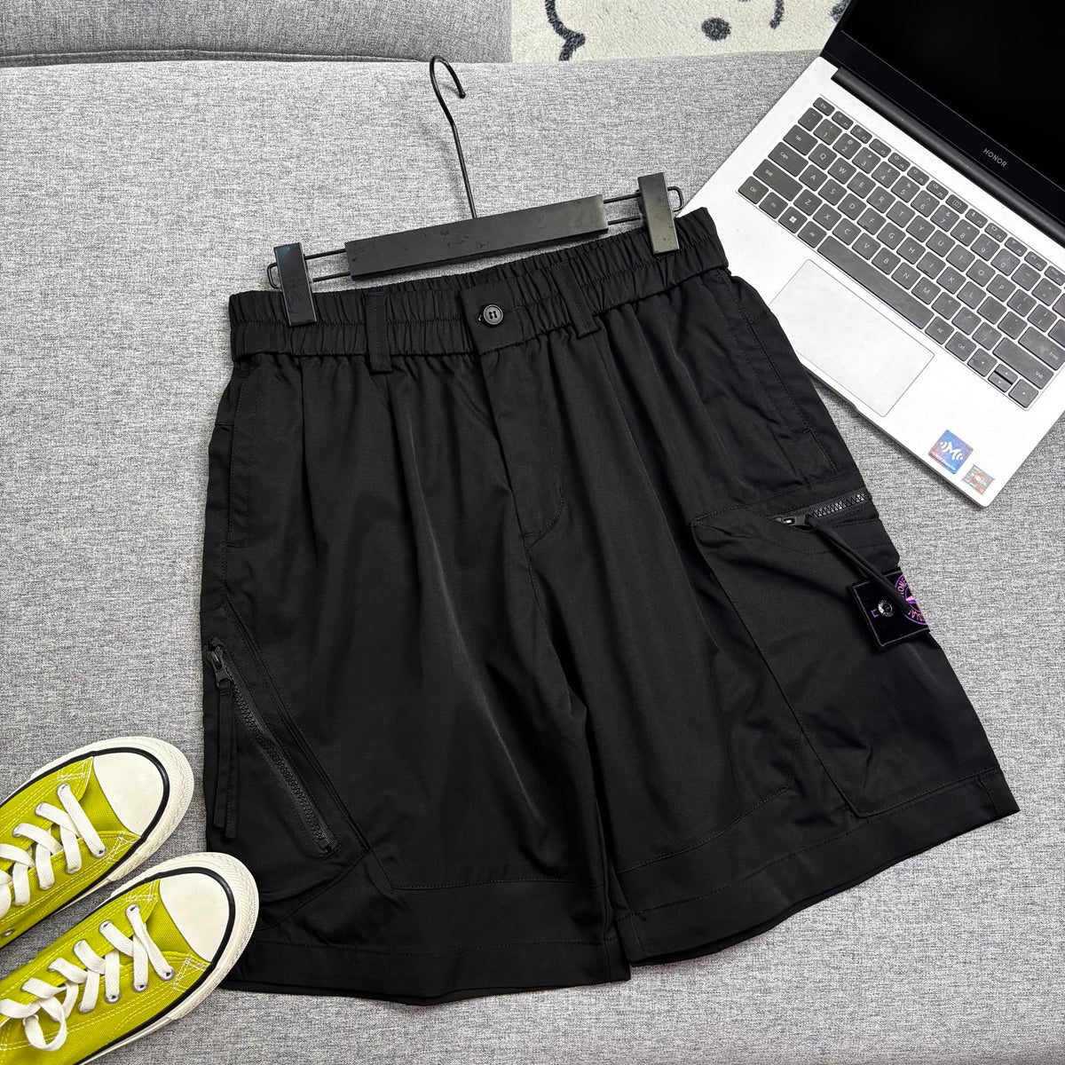 Stone Island Outdoor Zip-Pocket Pleated Cargo Shorts with Compass Badge