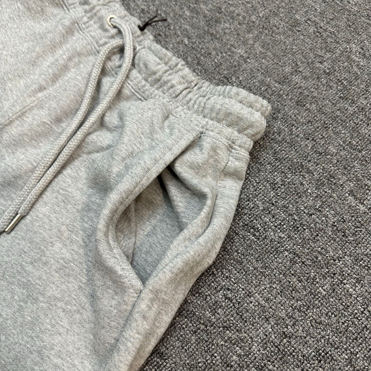 A Bathing Ape Wordmark Embroidered Raw Hem Shorts - Black / Gray