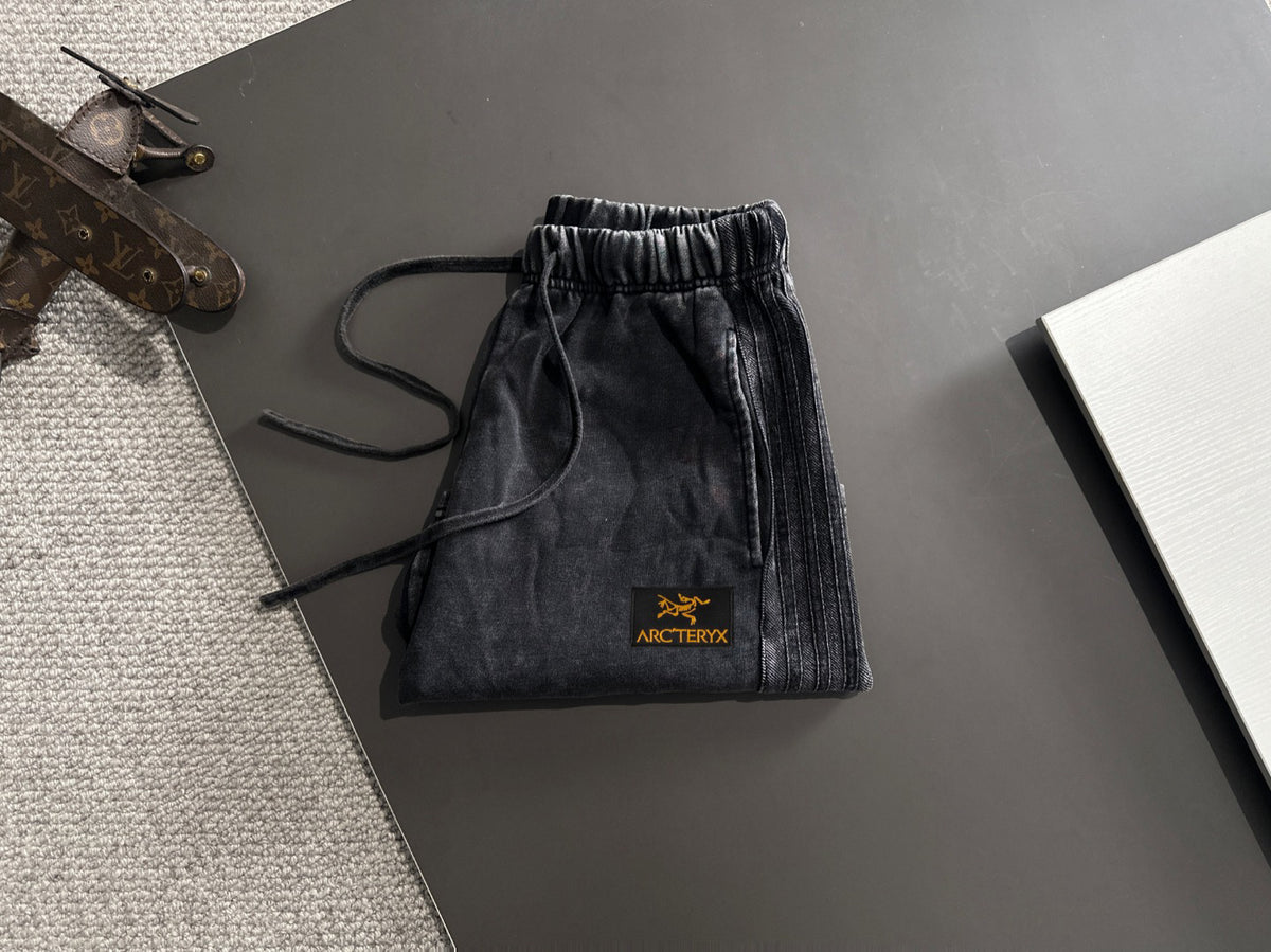 Arc'teryx Gold Bird Embroidered Washed Raglan T-Shirt & Shorts Two-Piece Set