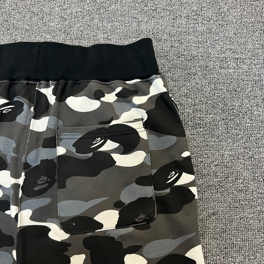 BAPE City Camo Ape Head Scatter Glow-in-the-Dark Shark Shorts - Gray / White