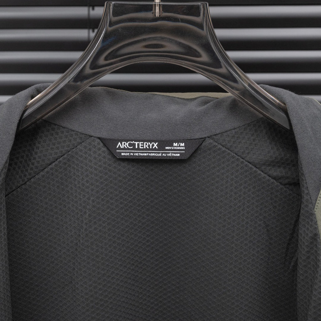 Arc'teryx Stand Collar Full‑Zip Softshell Jacket