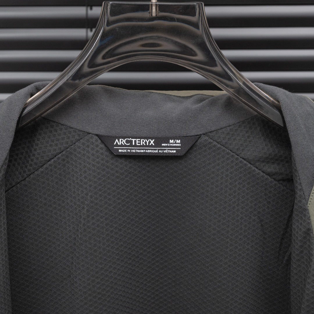 Arc'teryx Stand Collar Full‑Zip Softshell Jacket