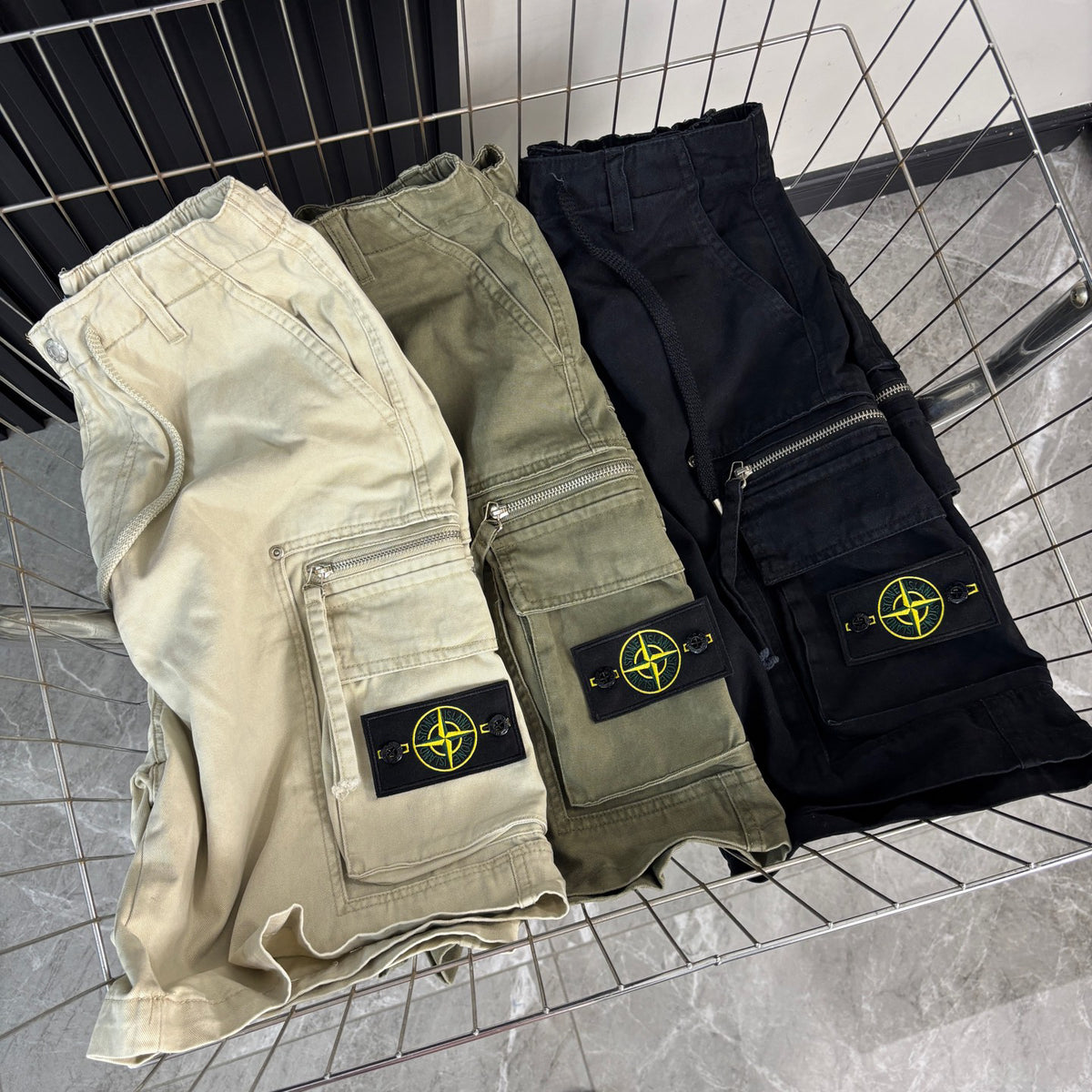 Stone Island Heavyweight Cotton Cargo Shorts with Double-Zip Pockets and Compass Badge