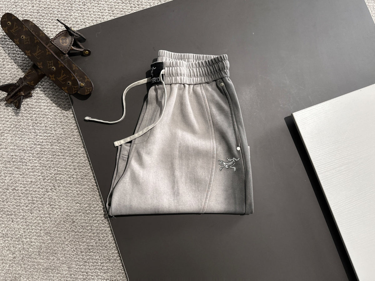 Arc'teryx Gradient Wash Rivet-Detail Branded Waistband Shorts